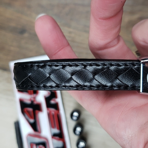 NWT Dodge 345 Hemi Accessory Set. 1 Genuine Leather Keychain, 1 Emblem & 4 Caps - Picture 5 of 7